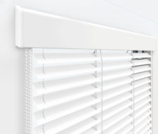 Жалюзи Изолайт 16 мм на пластиковые окна - цвет белый